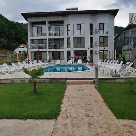 Vila Hercules دوبوفا المظهر الخارجي الصورة