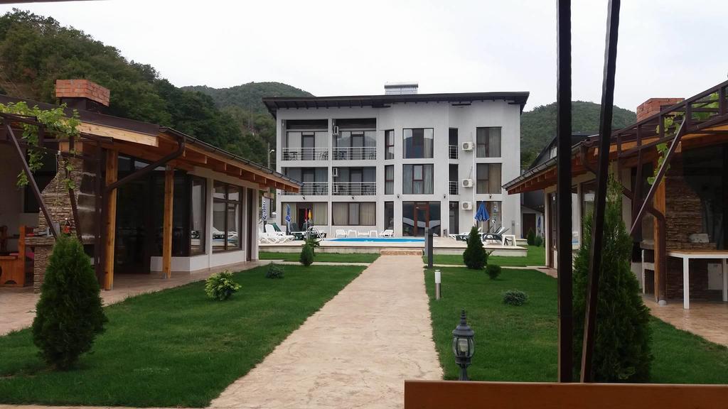 Vila Hercules دوبوفا المظهر الخارجي الصورة