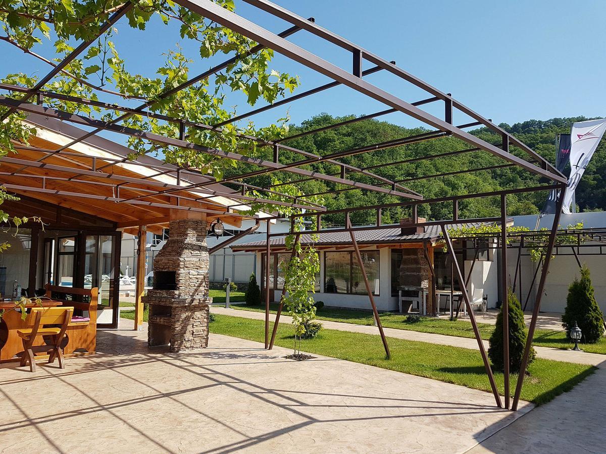 Vila Hercules دوبوفا المظهر الخارجي الصورة